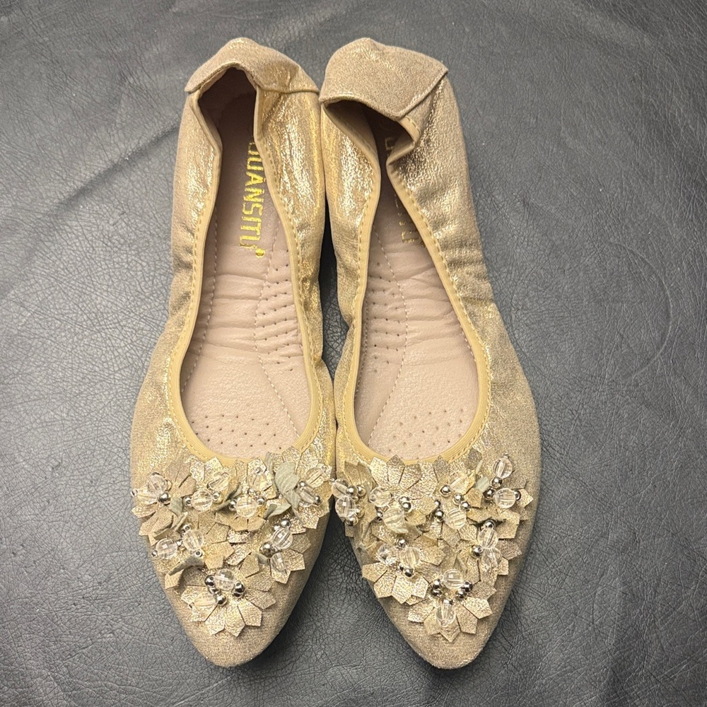 Guansitu Elegant Gold Embellished Flats